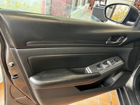 Used 2024 Nissan Altima 2.5 S FWD image 13