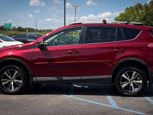 Used 2018 Toyota RAV4 XLE w/ Plus Extra Value Package AWD/4WD image 17