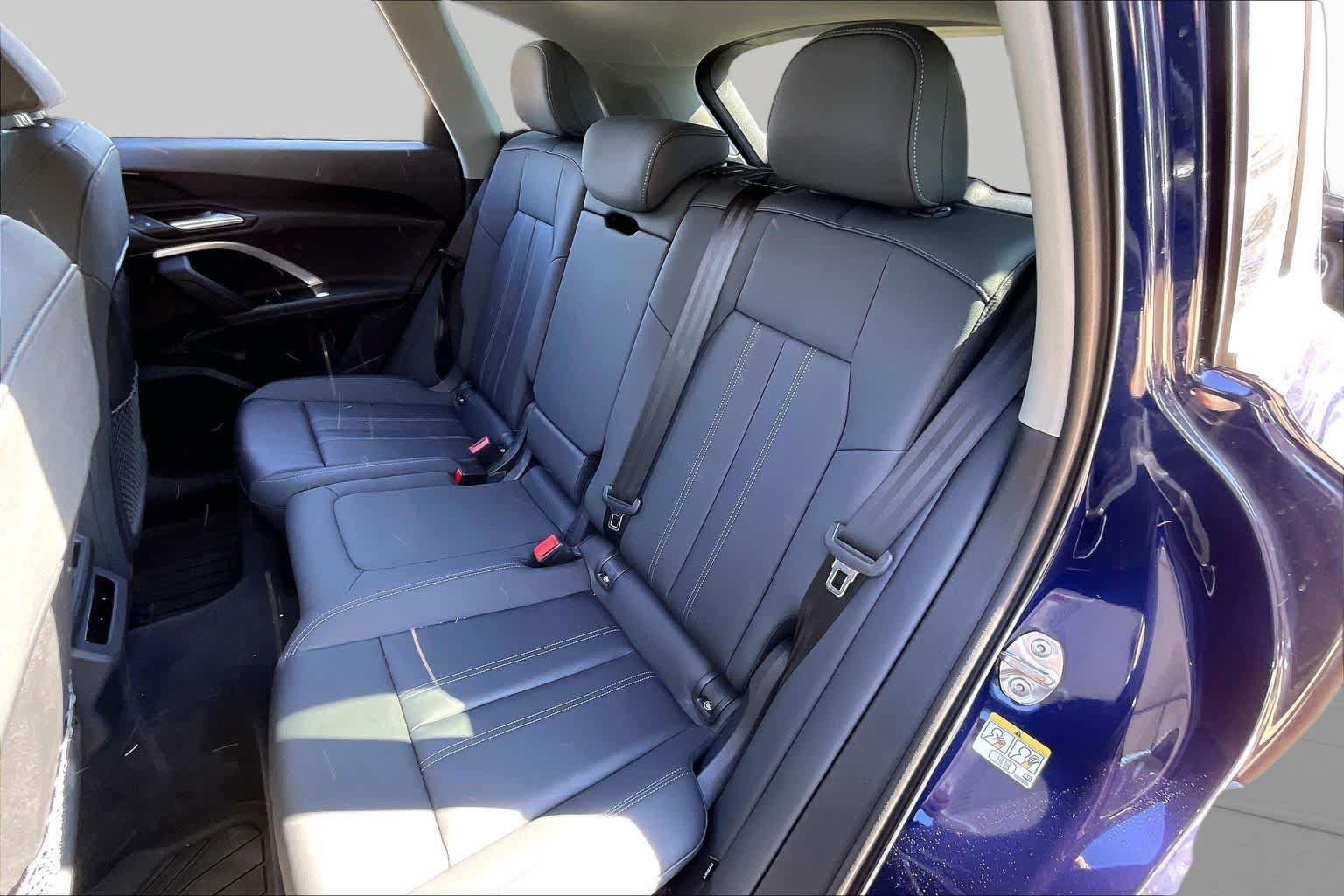 Used 2025 Audi Q5 Premium w/ Convenience Package AWD/4WD image 21