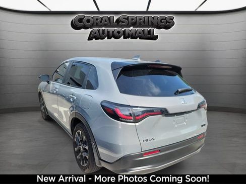 Used 2025 Honda HR-V Sport image 3