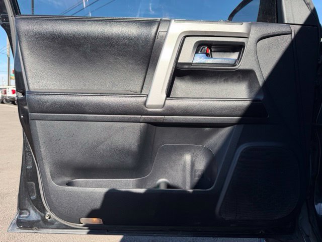 Used 2014 Toyota 4Runner SR5 AWD/4WD image 17