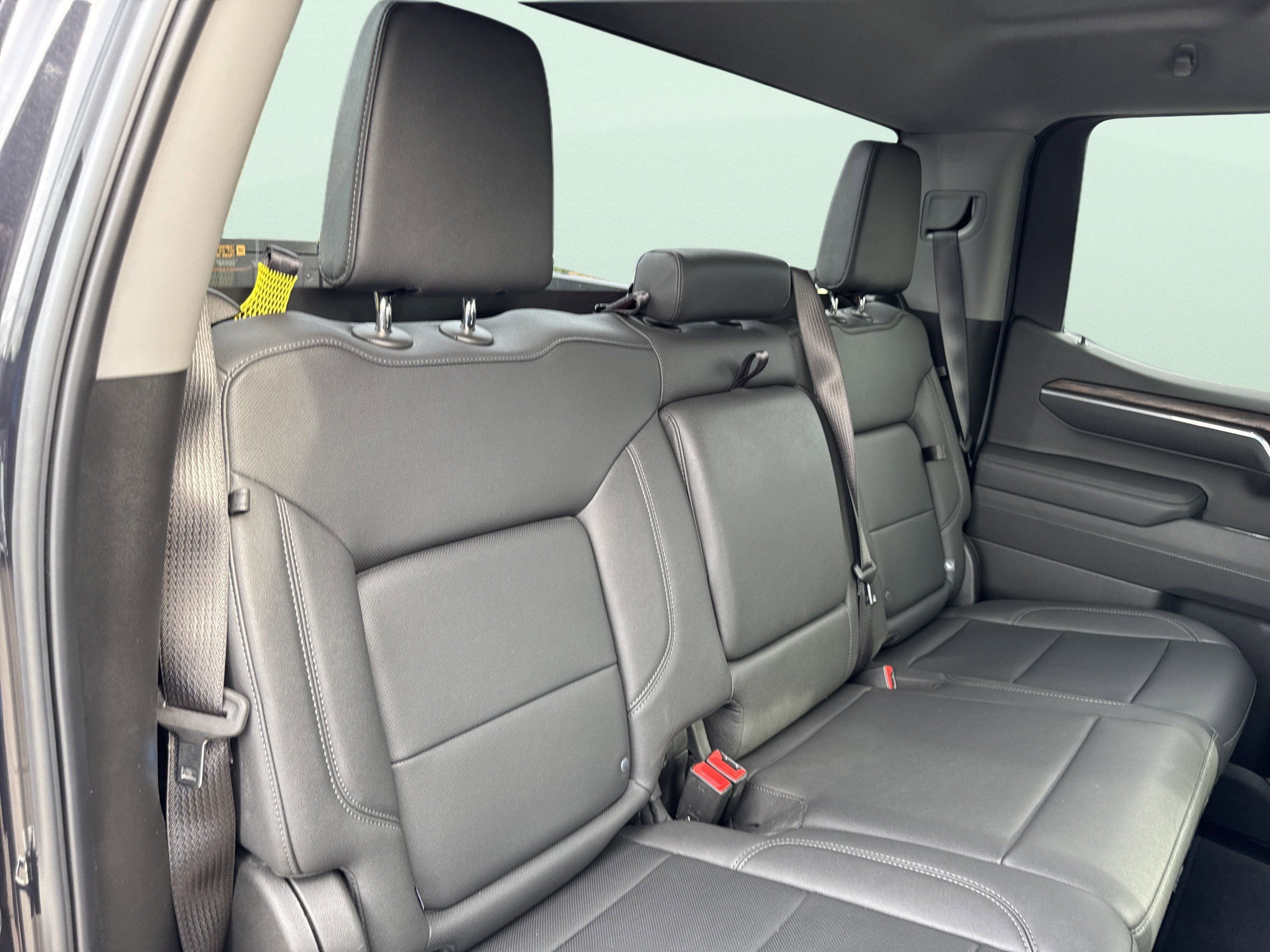 Used 2025 GMC Sierra 1500 SLT AWD/4WD image 36
