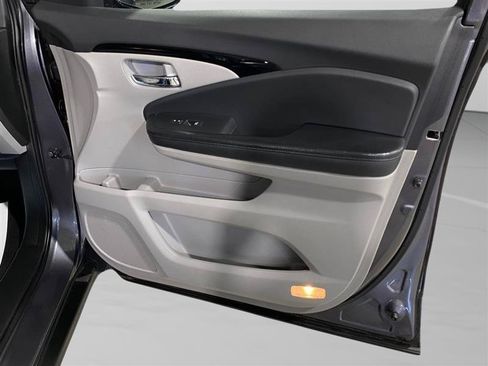 Used 2016 Honda Pilot Touring image 35