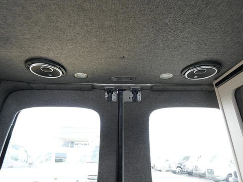 Used 2022 Mercedes-Benz Sprinter 2500 image 28