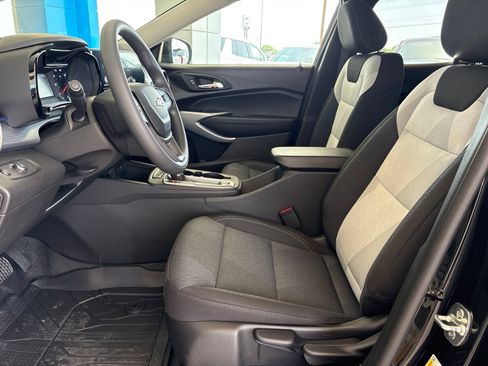 New 2026 Chevrolet Trax LS w/ LS Convenience Package FWD image 13