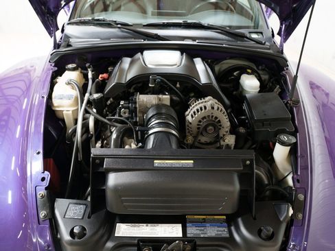 Used 2004 Chevrolet SSR w/ Preferred Equipment Group RWD image 26