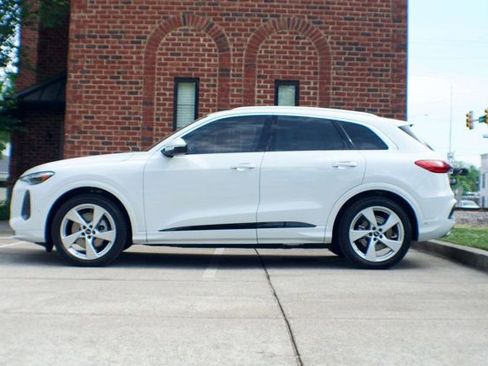 Used 2025 Audi Q5 Prestige image 8