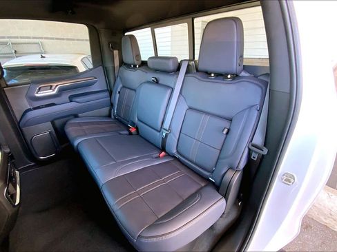 Used 2024 Chevrolet Silverado 1500 High Country image 21