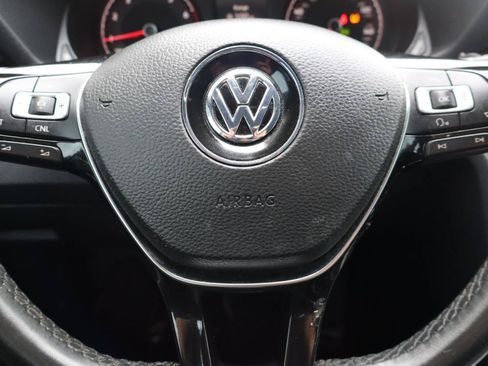 Used 2022 Volkswagen Passat 2.0T SE FWD image 19