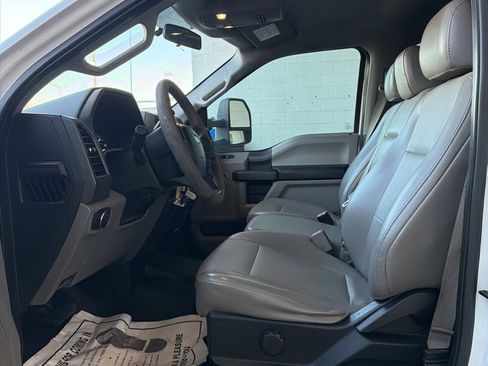 Used 2017 Ford F550 4x4 Crew Cab Super Duty w/ Power Equipment Group image 16