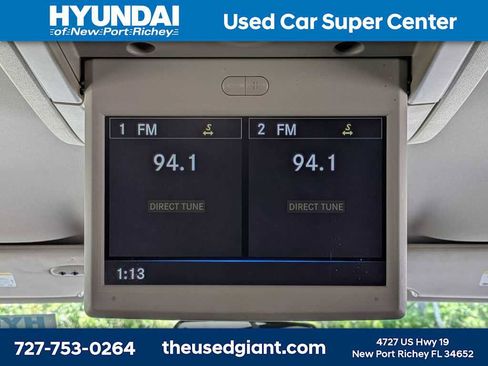 Used 2014 Chrysler Town & Country Touring FWD image 22
