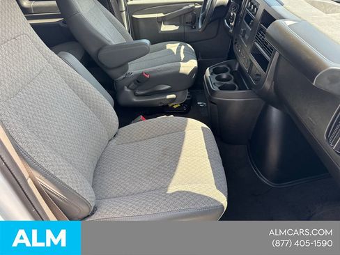 Used 2025 Chevrolet Express 3500 LT w/ LT Preferred Equipment Group RWD image 17