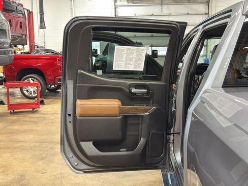 Used 2021 Chevrolet Silverado 1500 High Country w/ Technology Package image 37