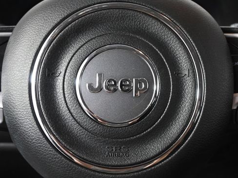 Used 2019 Jeep Renegade Latitude w/ Cold Weather Group AWD/4WD image 34