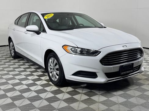 Used 2013 Ford Fusion S FWD image 3