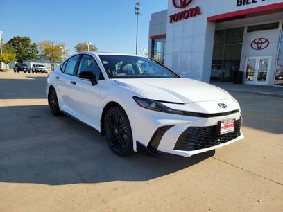 New 2026 Toyota Camry Hybrid w/ Multimedia Upgrade Package