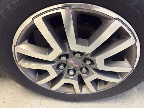 Used 2013 GMC Acadia Denali image 37