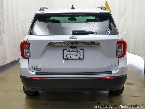 Certified 2022 Ford Explorer XLT image 6