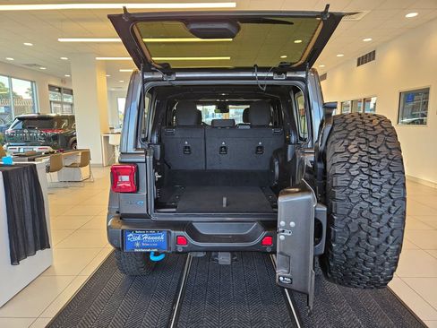 Used 2021 Jeep Wrangler Unlimited Rubicon 4xe w/ Steel Bumper Group image 8