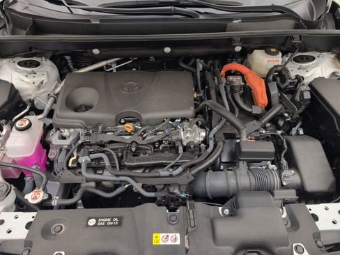 Used 2025 Toyota RAV4 XLE AWD/4WD image 37