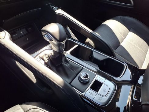 Certified 2022 Kia Telluride EX w/ EX Premium Package FWD image 19
