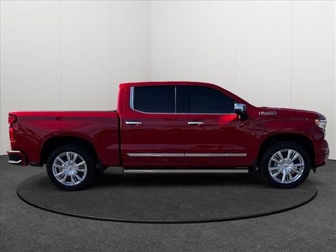 Used 2025 Chevrolet Silverado 1500 High Country image 4