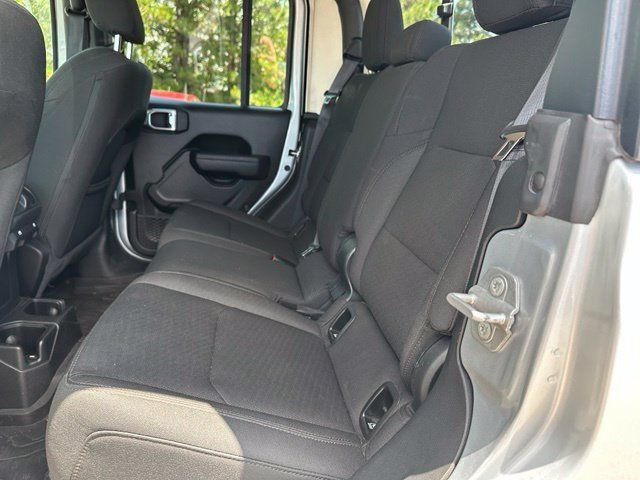 Used 2022 Jeep Gladiator Sport AWD/4WD image 9