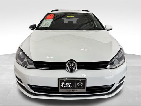 Used 2016 Volkswagen Golf S image 2