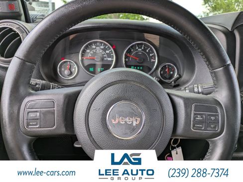 Used 2015 Jeep Wrangler Sport w/ Quick Order Package 24S AWD/4WD image 20