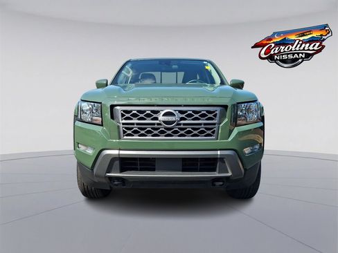 Used 2024 Nissan Frontier SV w/ Technology Package AWD/4WD image 2