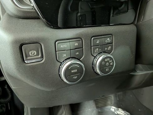 New 2026 GMC Sierra 1500 SLT w/ SLT Premium Package image 17