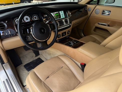 Used 2014 Rolls-Royce Wraith image 26