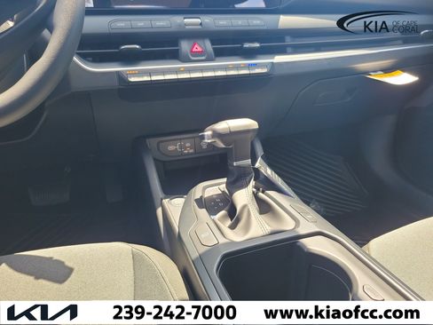 New 2026 Kia K4 FWD image 18