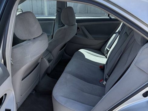Used 2009 Toyota Camry LE FWD image 8
