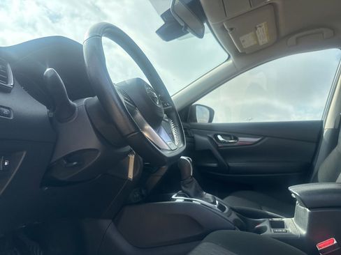 Used 2020 Nissan Rogue S w/ Special Edition Package image 39