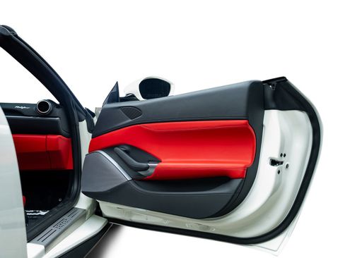Used 2019 Ferrari Portofino RWD image 56