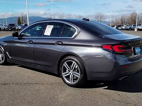 Used 2022 BMW 530i xDrive w/ Premium Package image 6