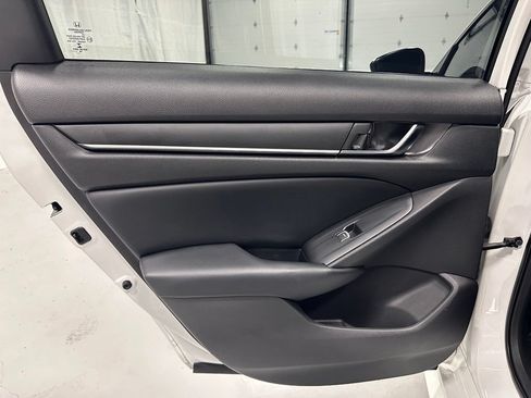 Used 2018 Honda Accord Sport image 38