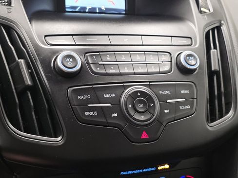 Used 2018 Ford Focus SE w/ Cold Weather Package image 33