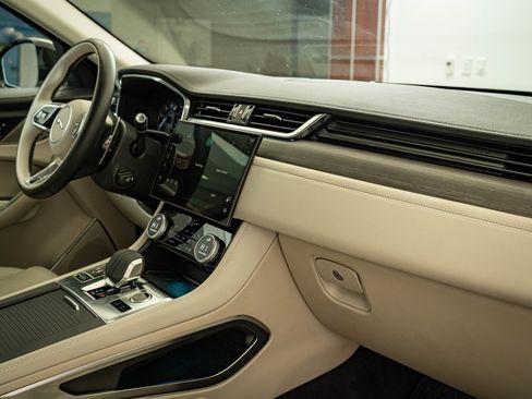 Used 2023 Jaguar F-PACE S image 23