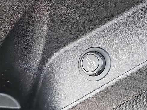 Certified 2023 Chevrolet Equinox RS image 30