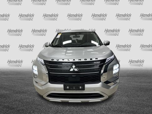Used 2024 Mitsubishi Outlander SE AWD/4WD image 3
