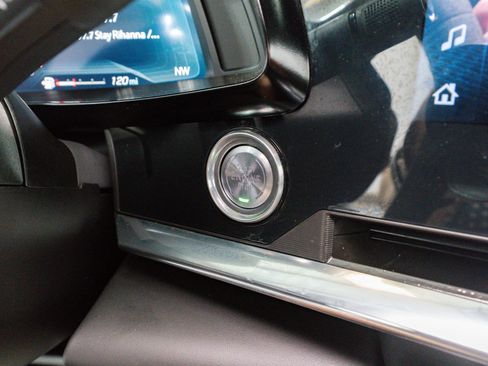 Used 2024 Chevrolet Corvette Stingray Premium Cpe w/ 3LT image 31