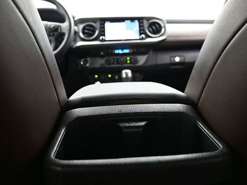 Used 2021 Toyota Tacoma Limited RWD image 12