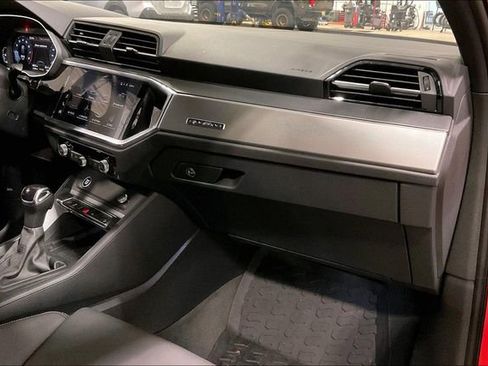 Certified 2025 Audi Q3 2.0T Premium w/ Convenience Package image 16