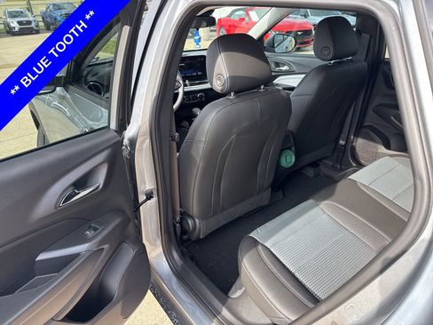 Used 2026 Chevrolet Trax LT FWD image 7