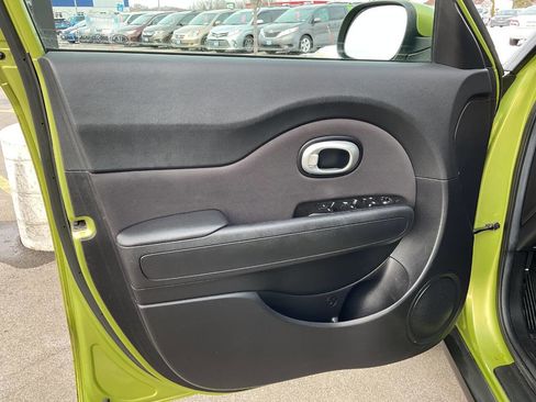 Used 2015 Kia Soul image 22