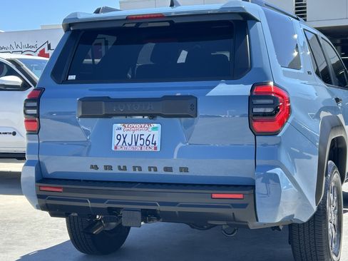 Certified 2026 Toyota 4Runner SR5 AWD/4WD image 4