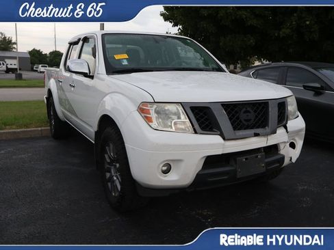Used 2012 Nissan Frontier SV w/ Sport Appearance Pkg AWD/4WD image 3