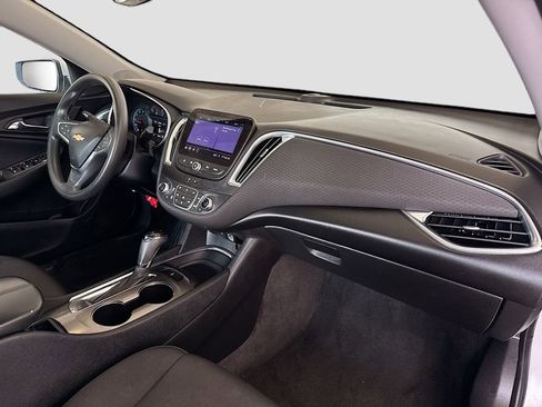 Used 2020 Chevrolet Malibu LT image 30